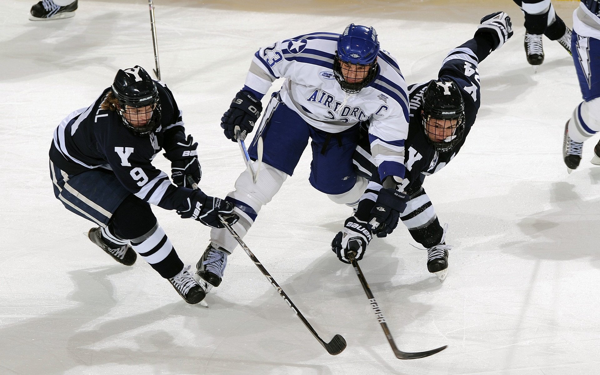 AC米兰锋线爆发持续扩大比分优势，ac米兰巅峰